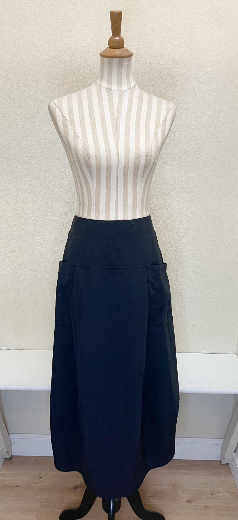 Moonlight Skirt - S 3138 (SOLID BLACK)