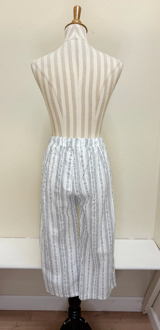 CUT LOOSE - Pinstripe Linen Easy Crop Pant - 5142349