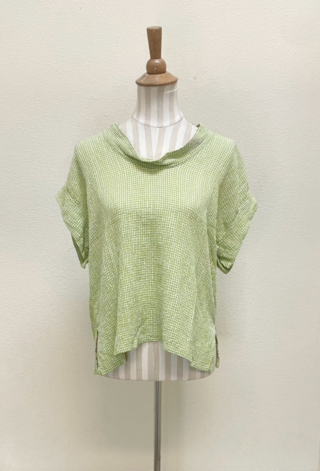 CUT LOOSE - Crinkle Check Cowl Top - 6126139