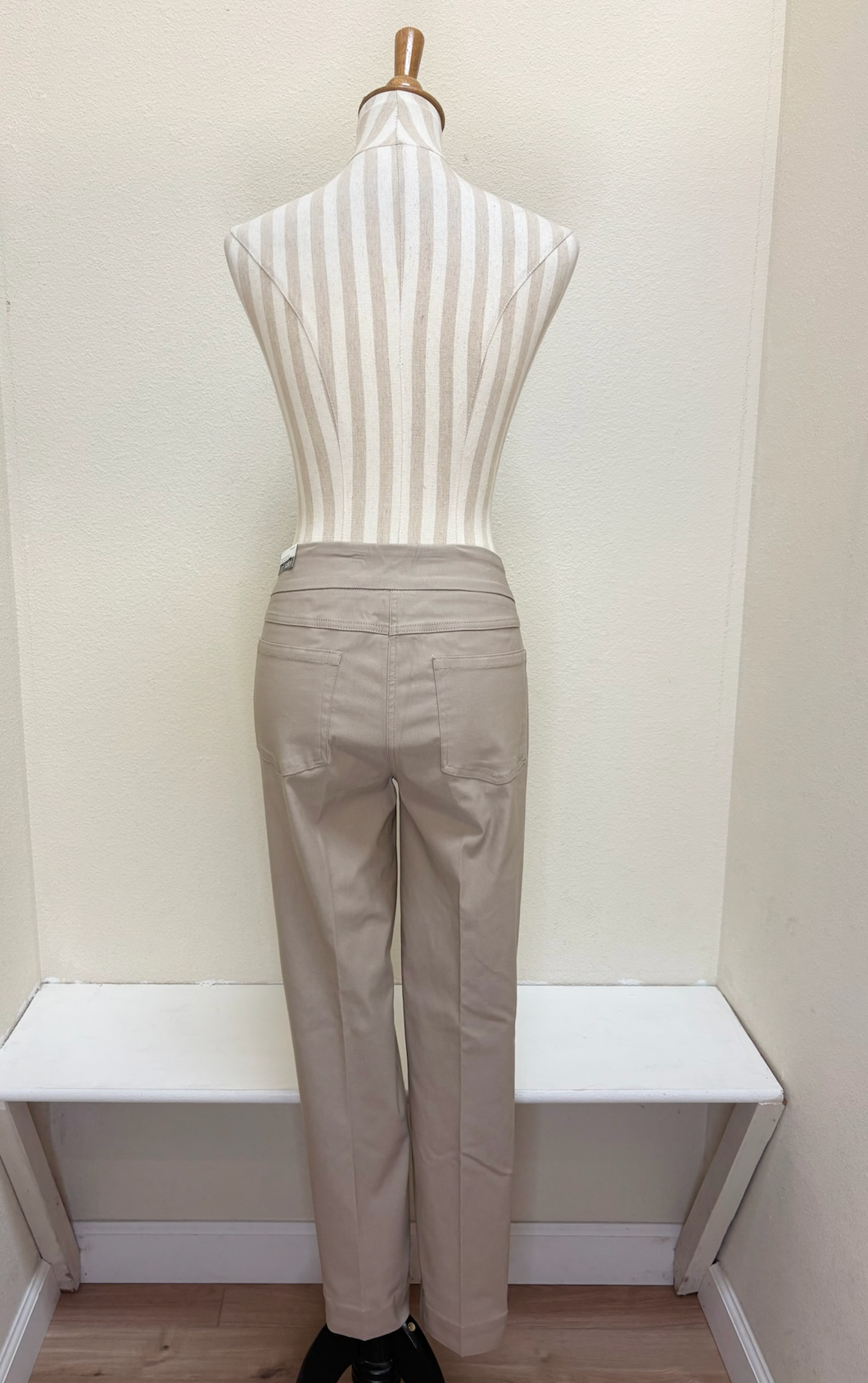 Slimsation Pull-On Ankle Pant w/ Real Front & Back Pockets M30719PM STONE