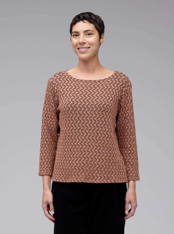 CUT LOOSE Blk/Nat Crochet Boatneck Tee - 0125060