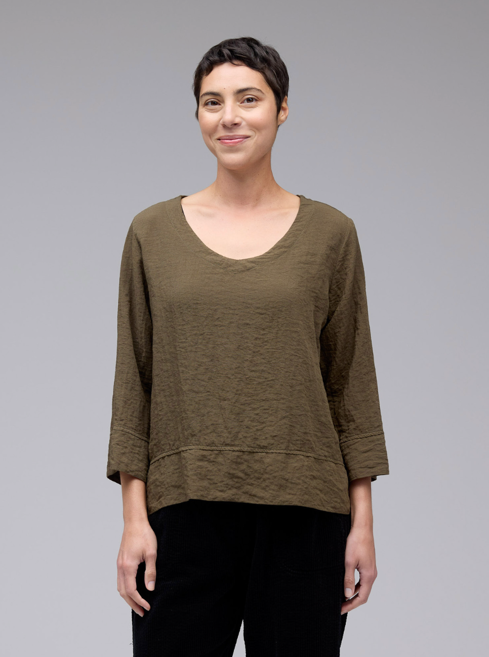 CUT LOOSE Fall Parachute V-Neck Vent Top - 6386712