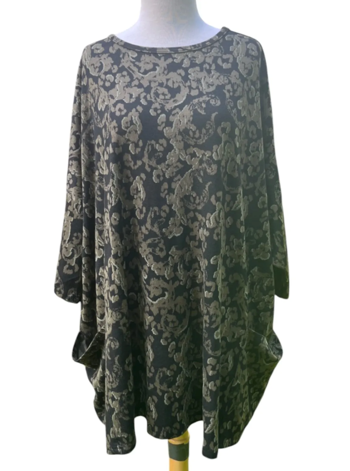 CUT LOOSE Floral Jacquard O/S Pullover Top - 6726024