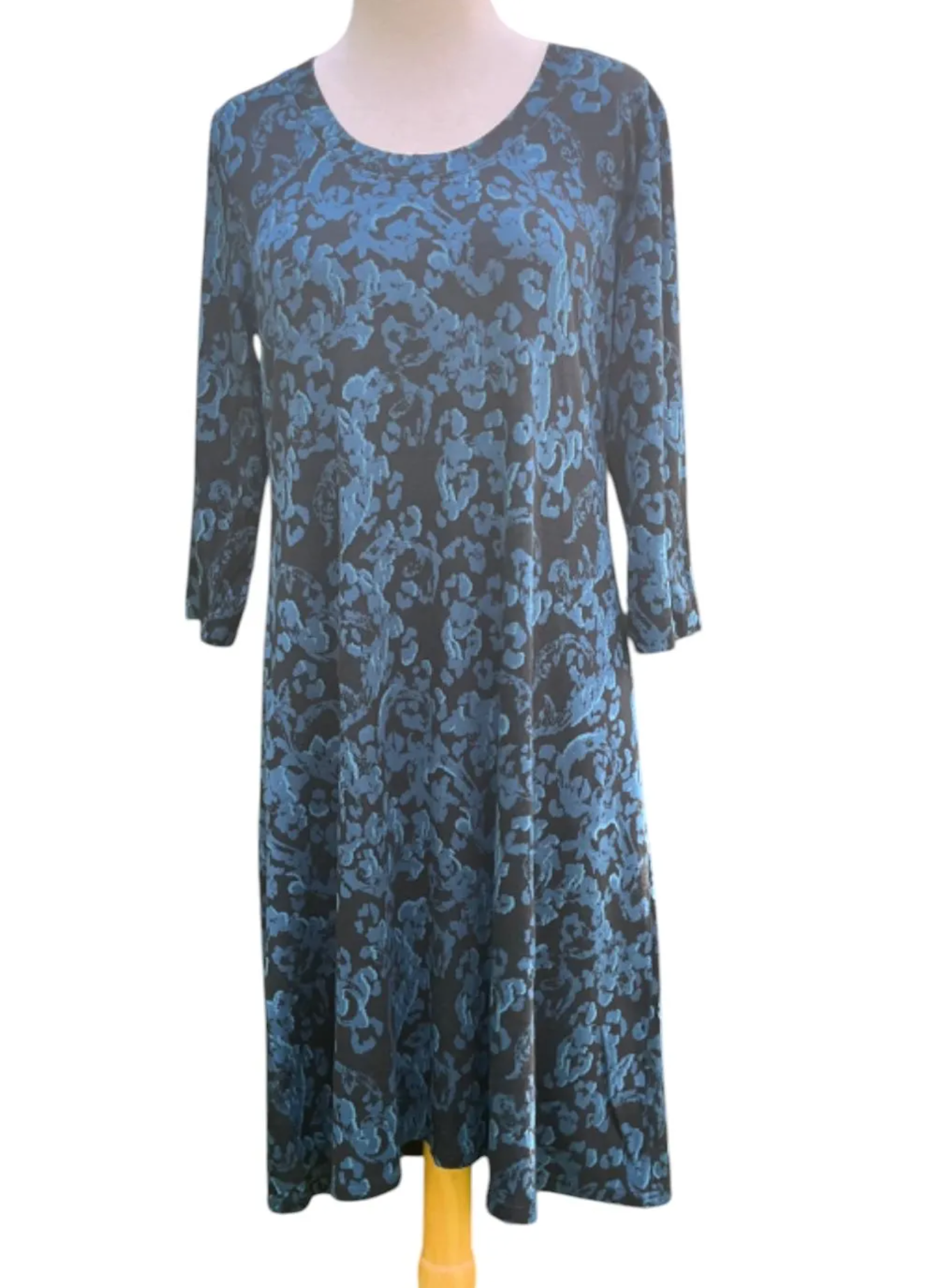 CUT LOOSE Floral Jacquard 3/4 Sleeve Scoop Neck Dress - 6721367