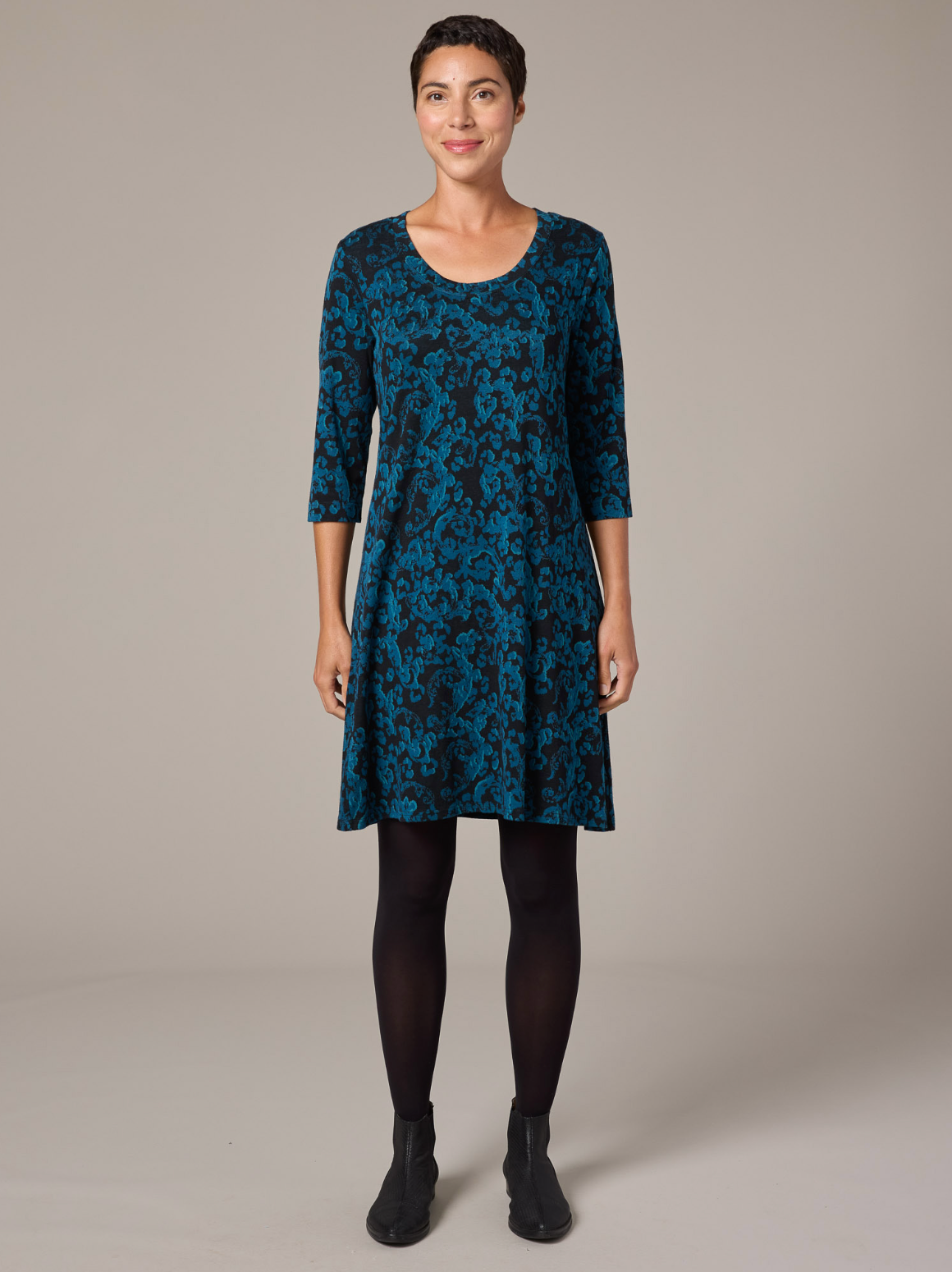 CUT LOOSE Floral Jacquard 3/4 Sleeve Scoop Neck Dress - 6721367