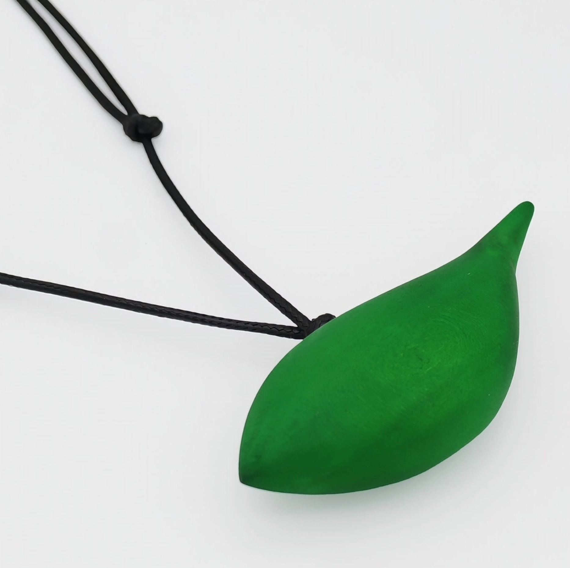 SYLCA Emerald Robin Bird Wooden Pendant Adjustable Necklace