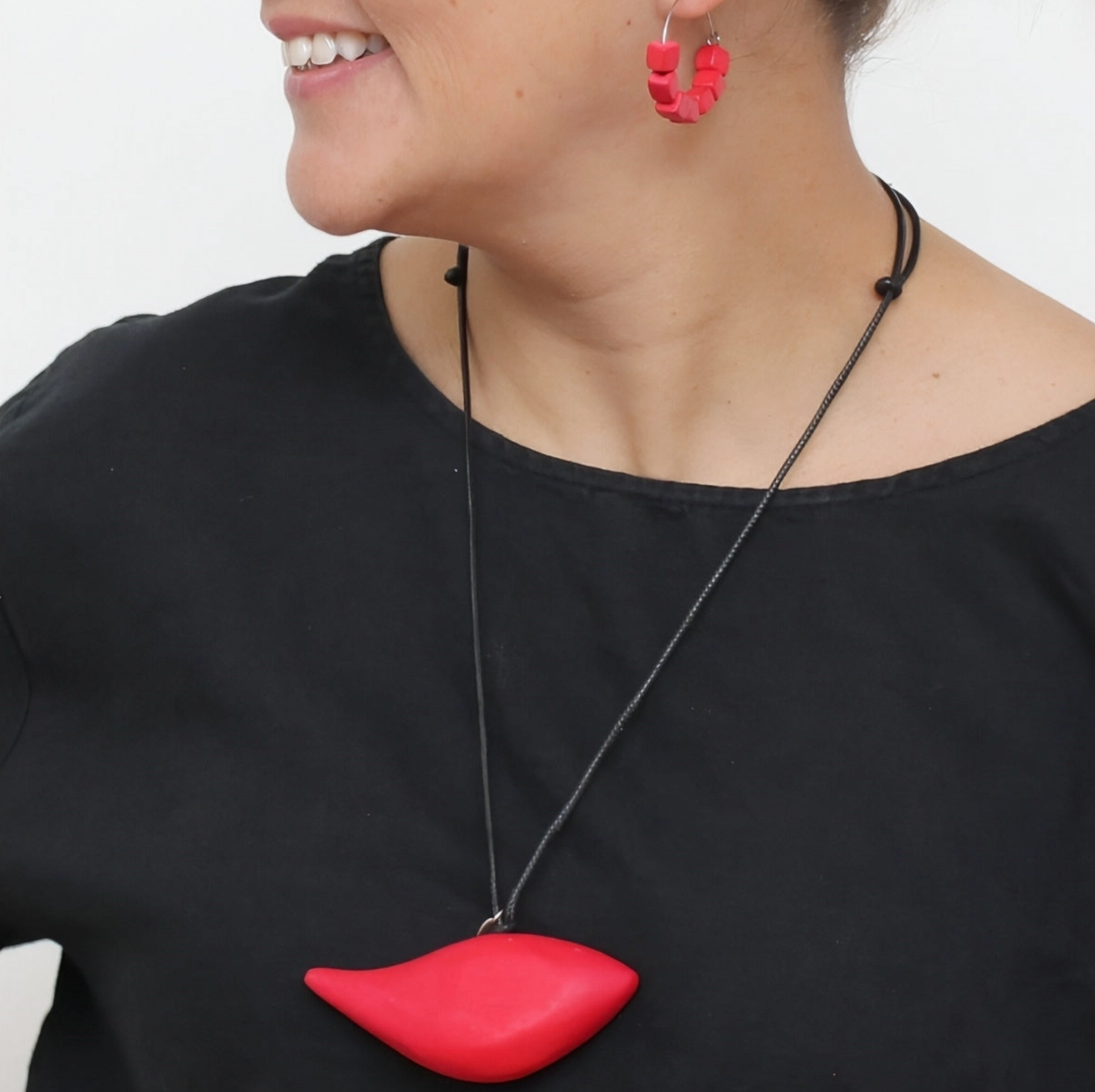 SYLCA Red Robin Bird Wooden Pendant Adjustable Necklace