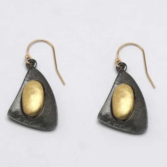 Takobia Hematite/Gold Color ER - 3662