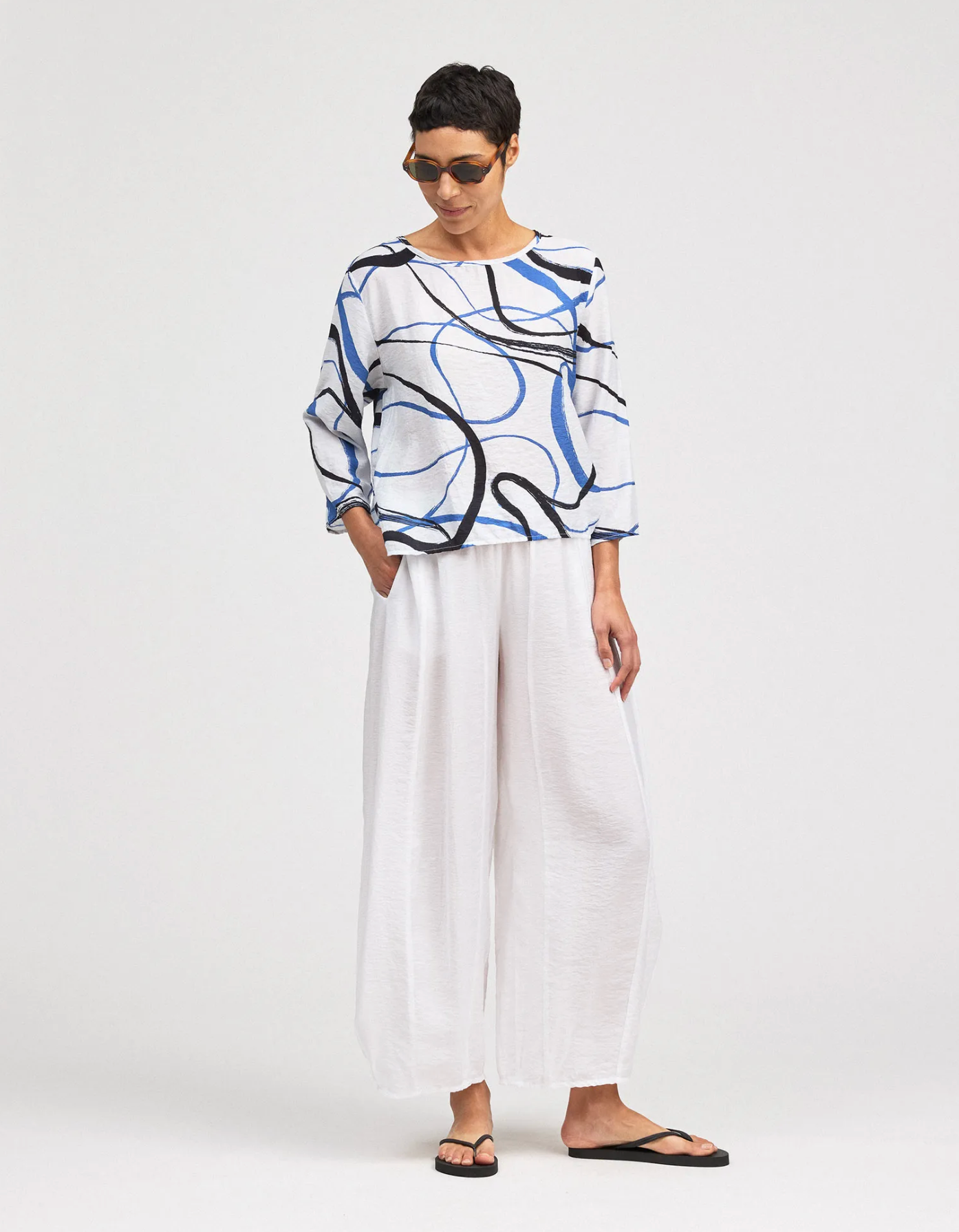CUT LOOSE Black/Blue Swirl 3/4 Split Back Top - 6527965