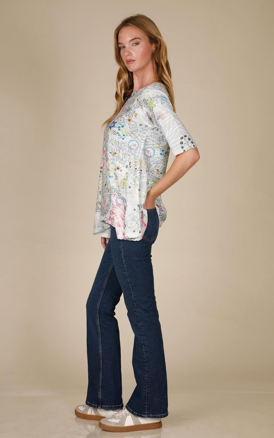 INOAH "Floral Bliss" - Top