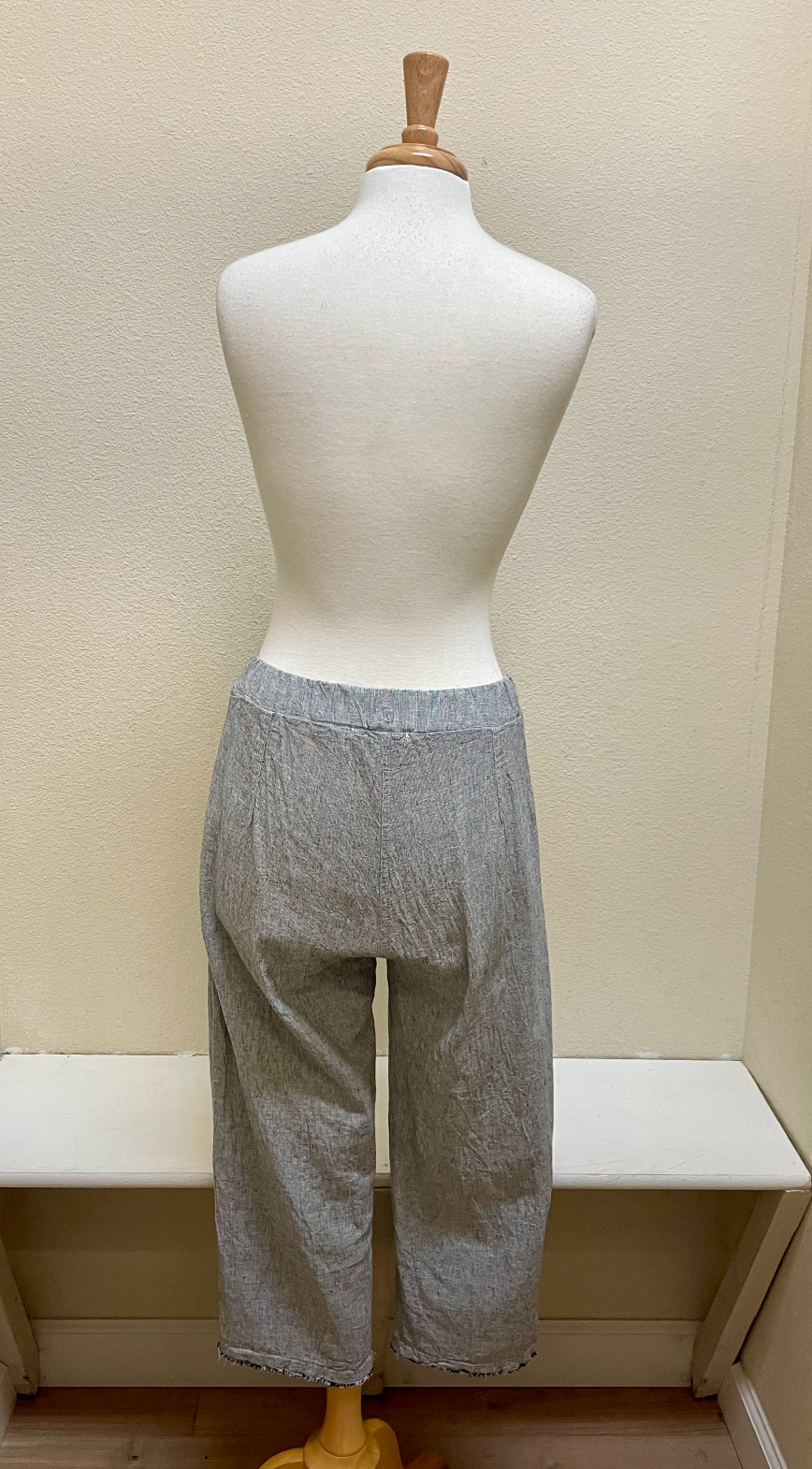 CUT LOOSE Crosshatch Raw Edge Crop - 4192357