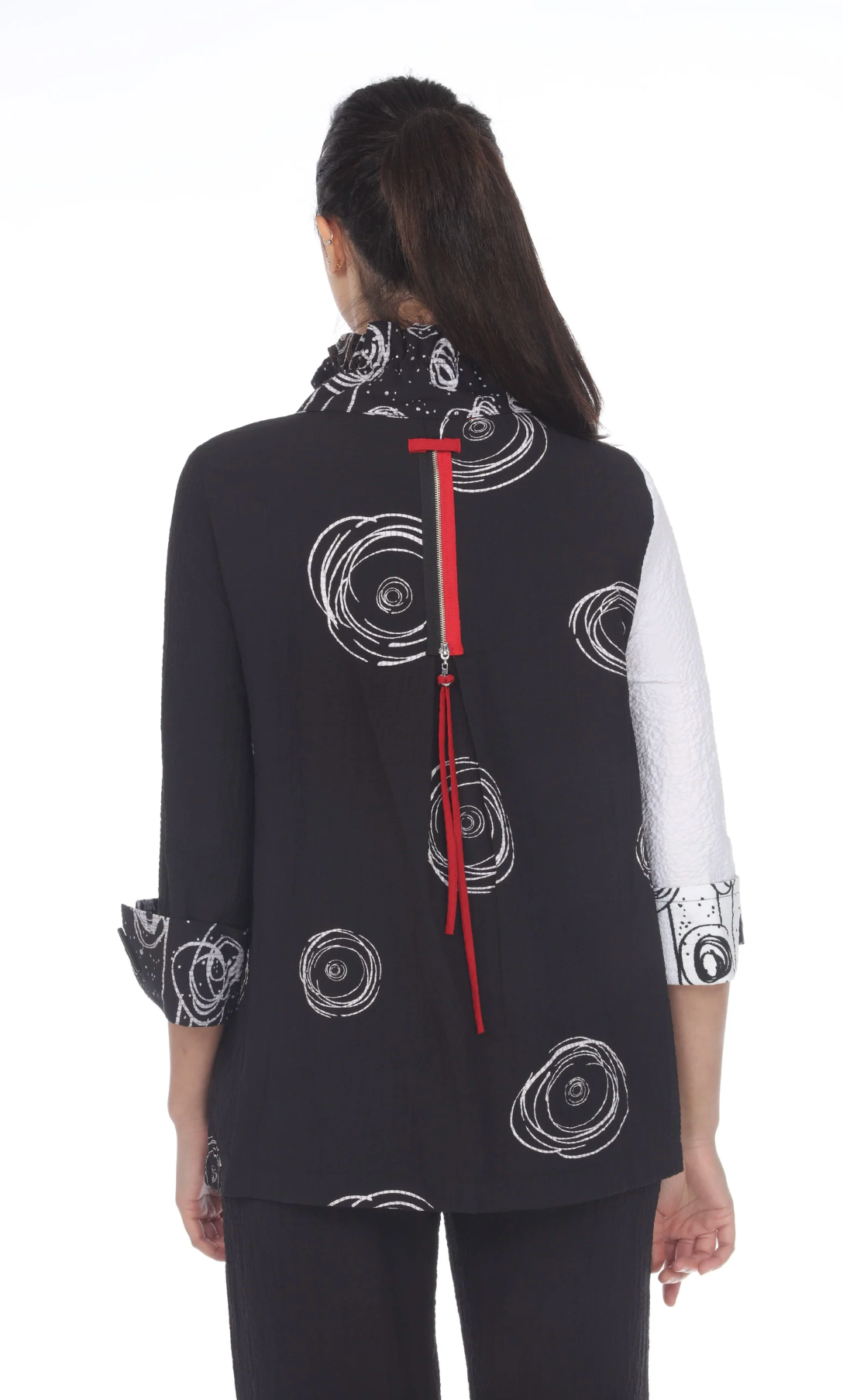 MOONLIGHT Button Down Black & White Artsy Swirl Top - 3297