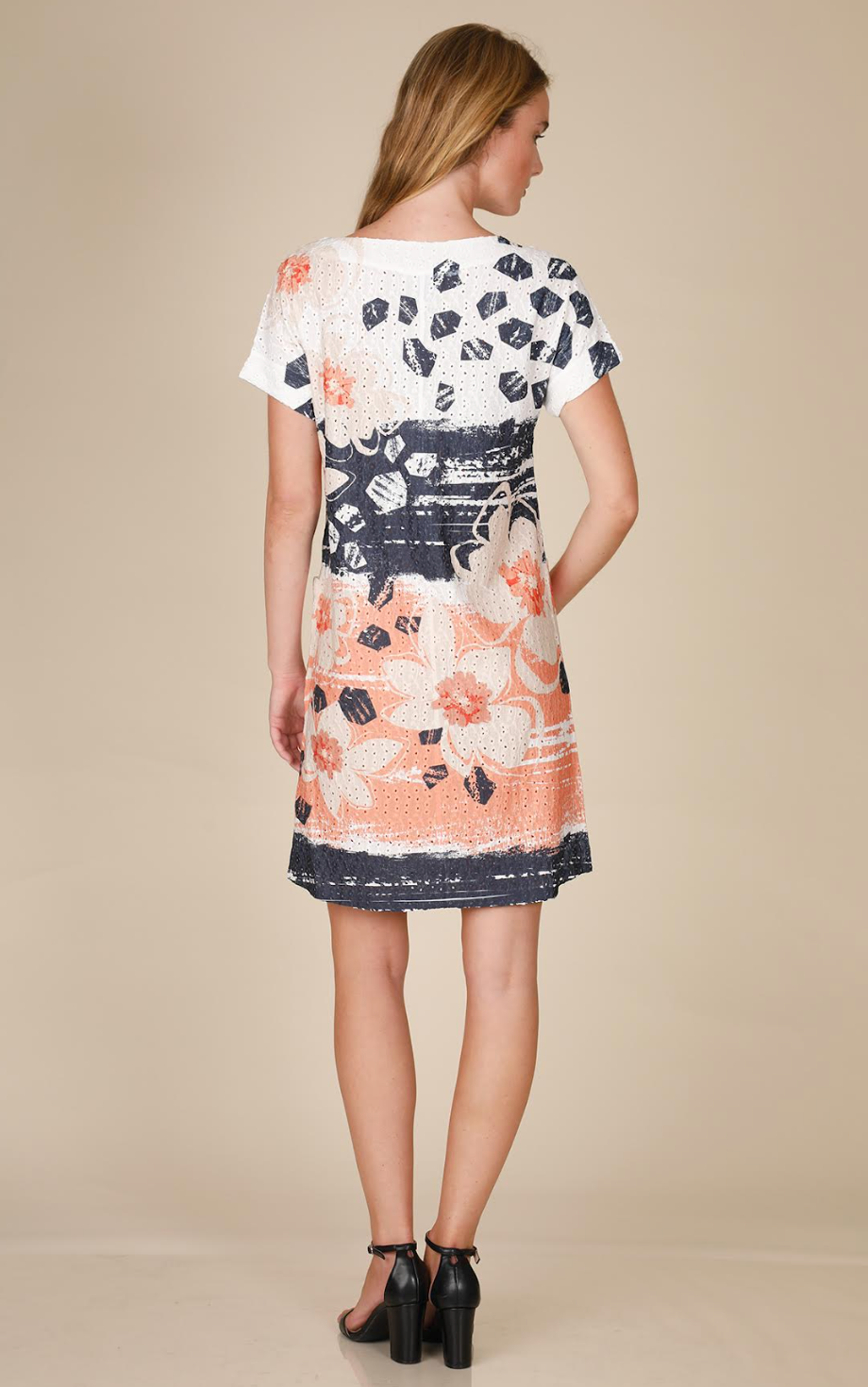 INOAH "Vanilla Peach" - Dress