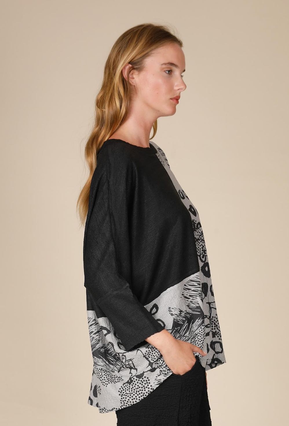INOAH "Noir Canvas" - Top