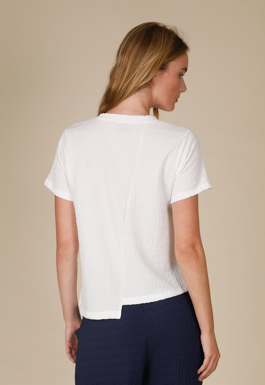 INOAH "White" - Solid Textured Ruffle Tank