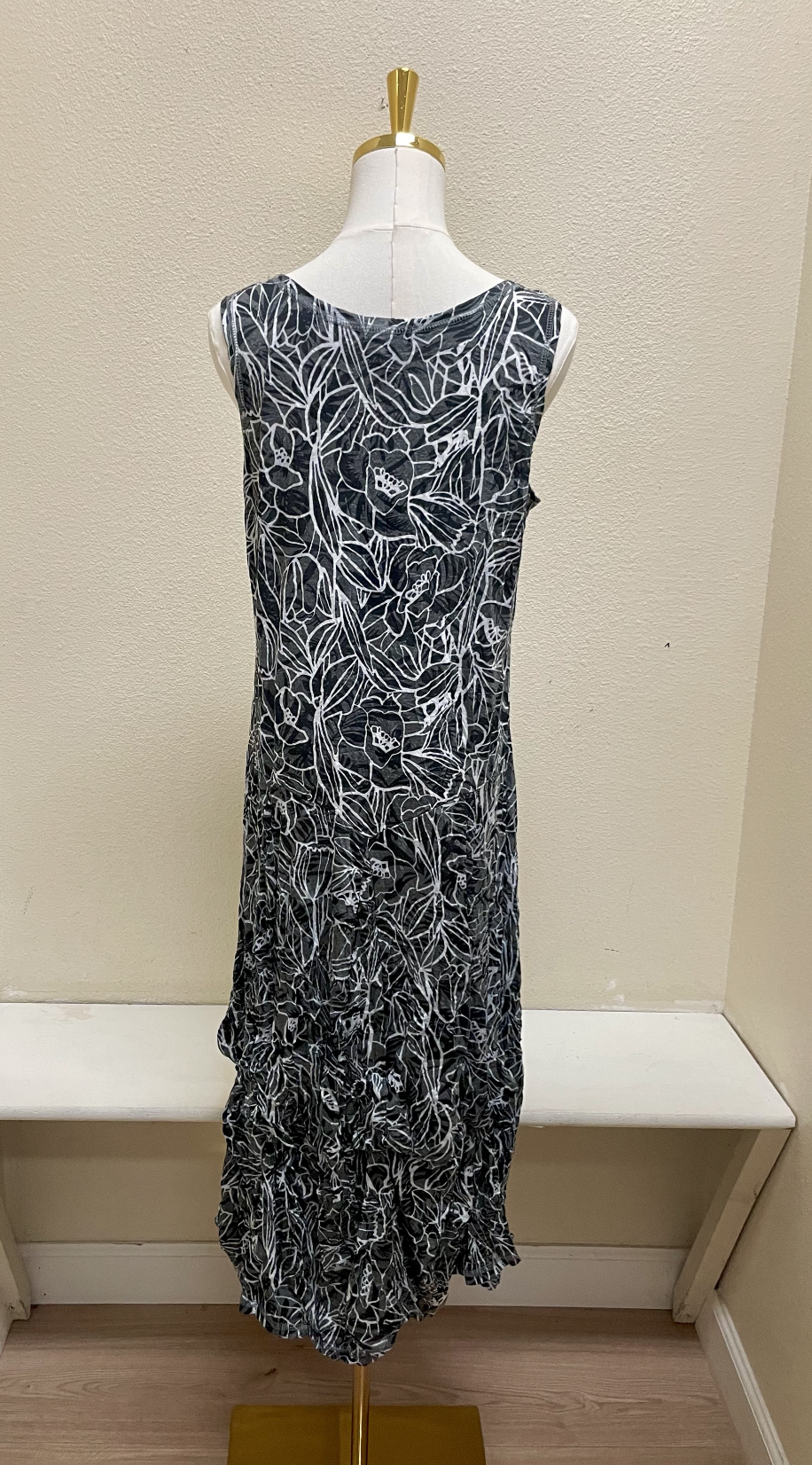 Shana Crinkle Long Tank Bubble Dress - 26006 - BLK/WHT