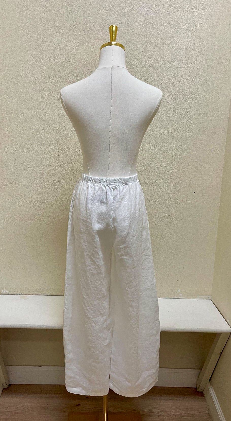 CUT LOOSE Hanky Linen Barrel Crop Pant - 4202431