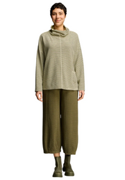 CUT LOOSE Black Stripe Doublecloth Cropped Pants with Darts - 0582088