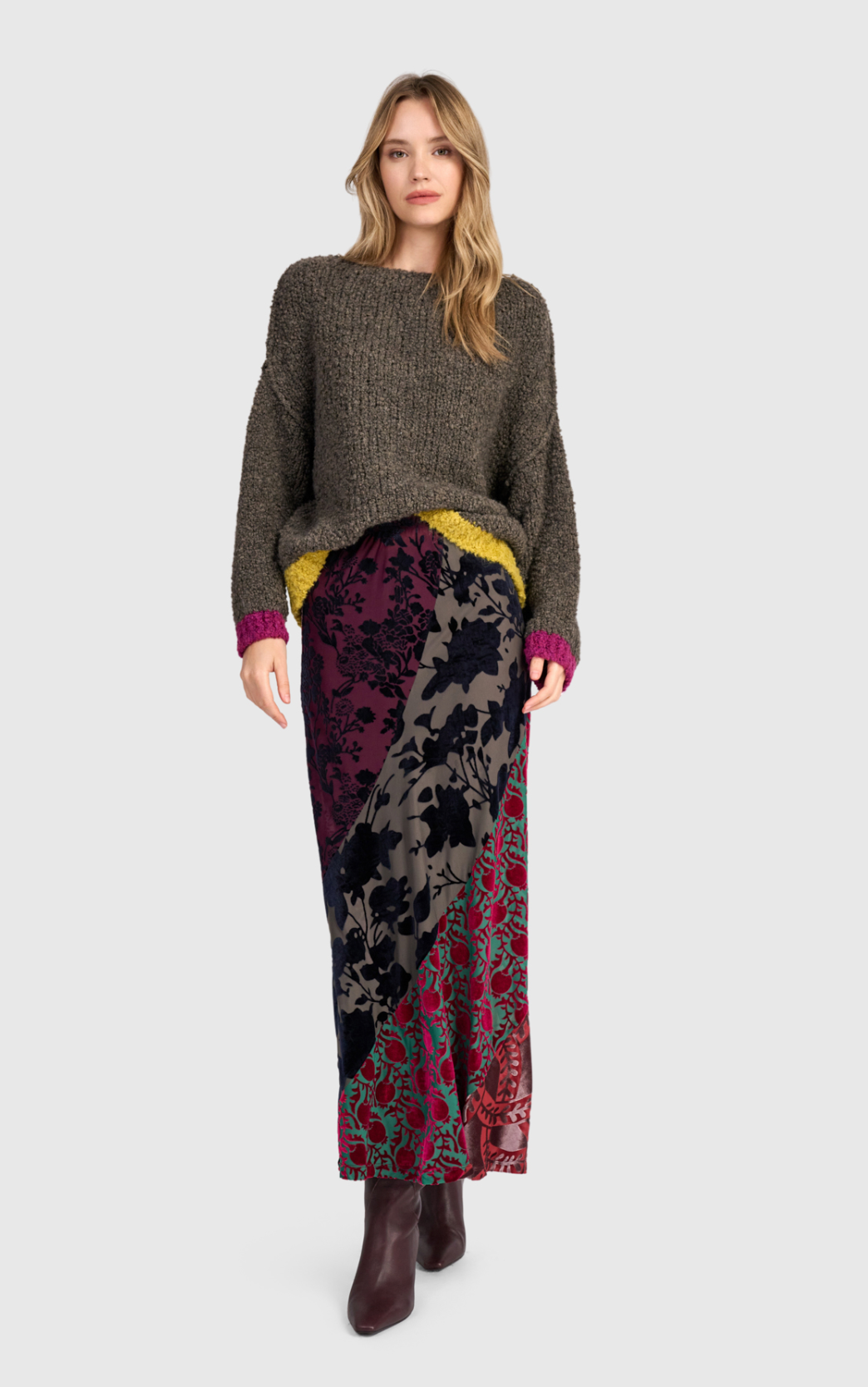 ALEMBIKA Cut Velvet Skirt - AK733R - REGAL
