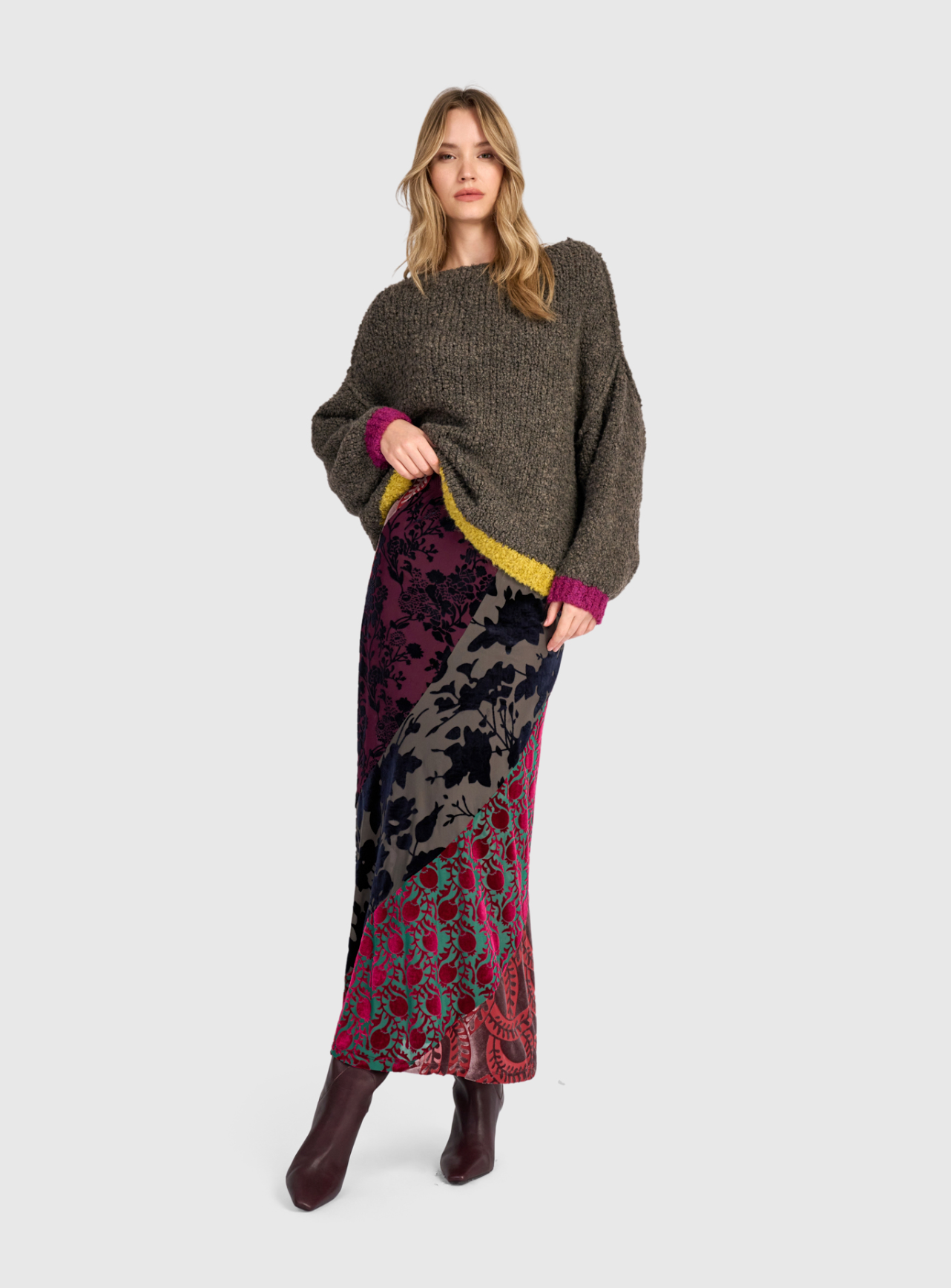 ALEMBIKA Knit Sweater - AS946B - BROWN