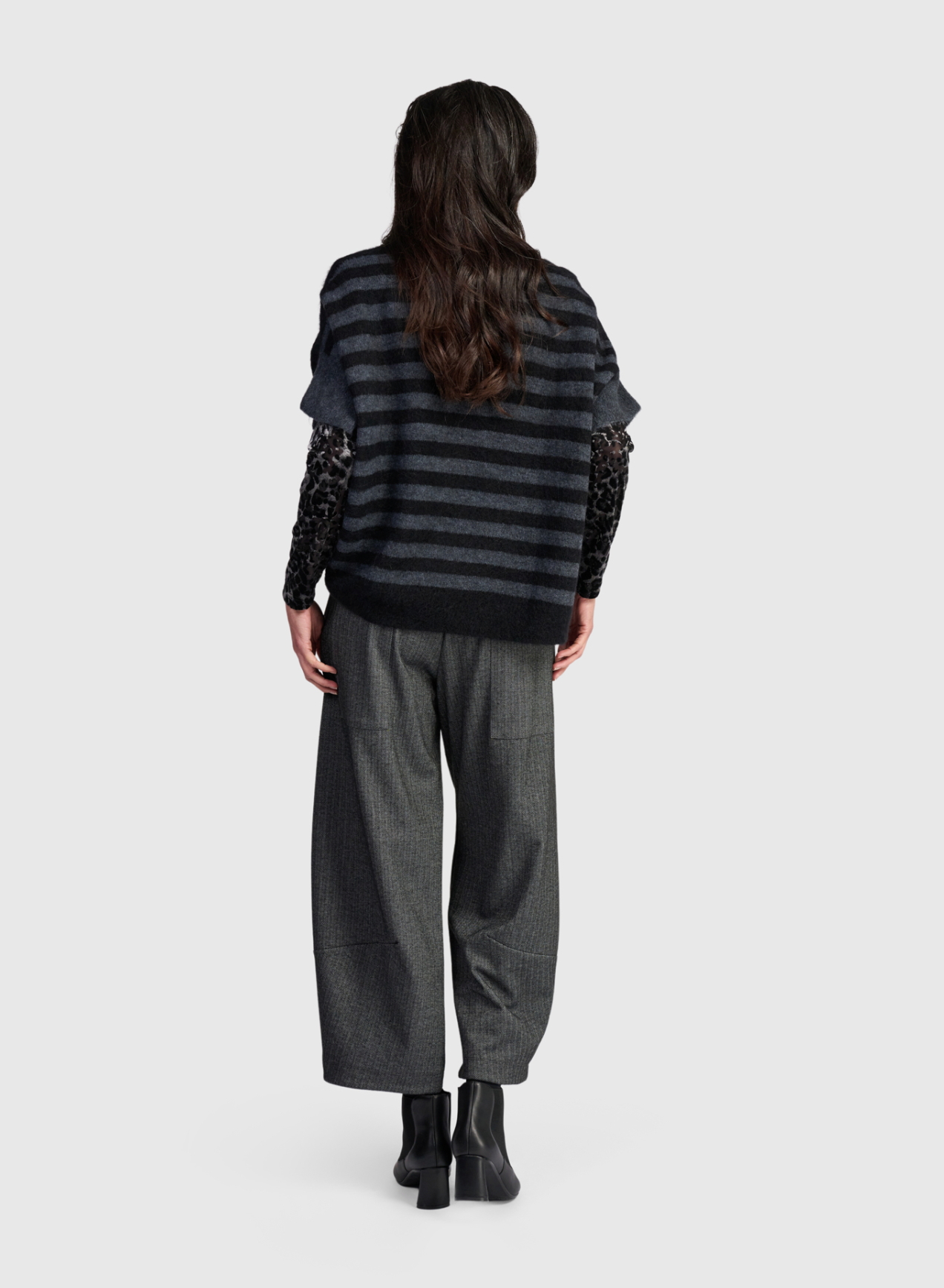 ALEMBIKA Knit Sweater - AS948S - STEEL