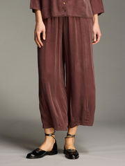 CUT LOOSE Vintage Satin Cropped Pant with Darts - 6182088