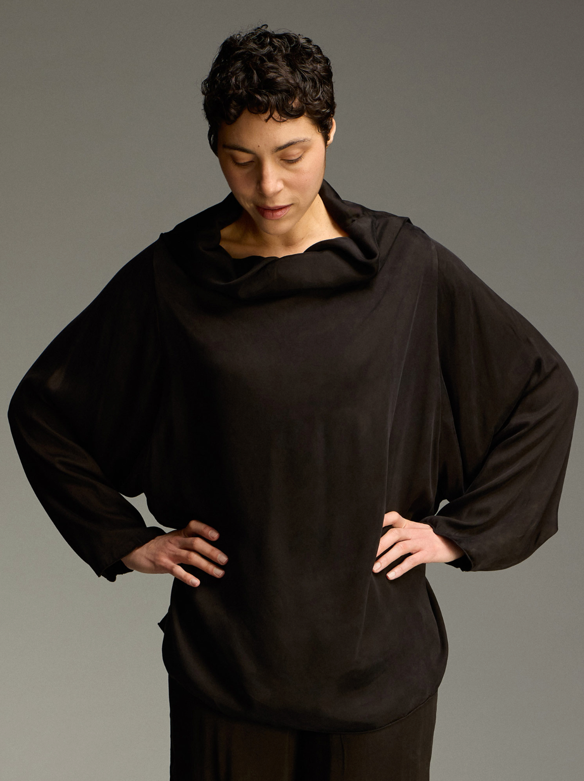 CUT LOOSE Vintage Satin One-Size Cowl - 6186824