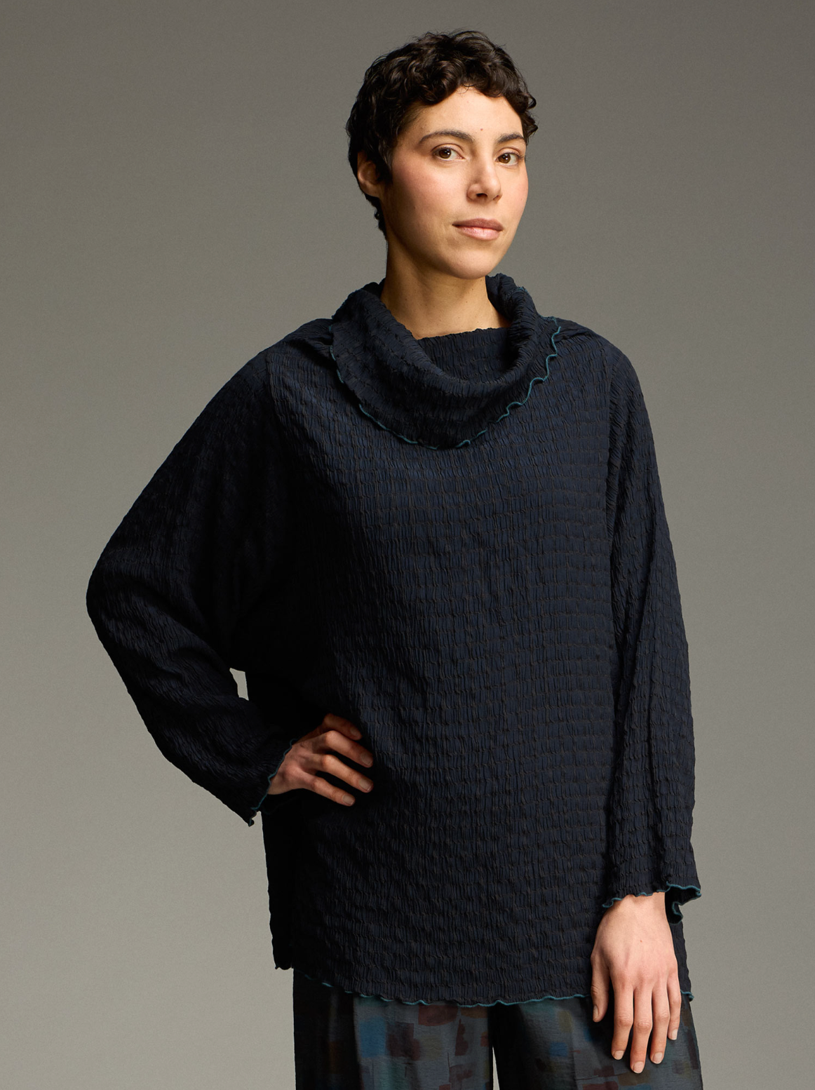 CUT LOOSE B/W Crinkle Plaid One-Size Cowl - 6826824