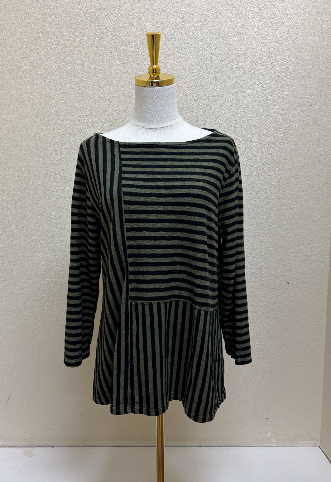 CUT LOOSE Black Stripe Patch Aline Boatneck - 5756706