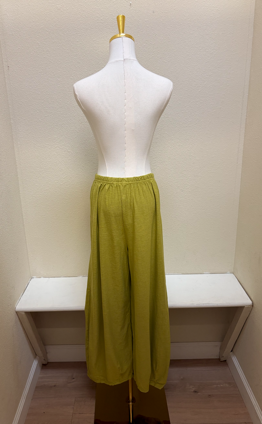 CUT LOOSE Linen Cotton Jersey Cropped Pants with Darts - 5012088 - PEA