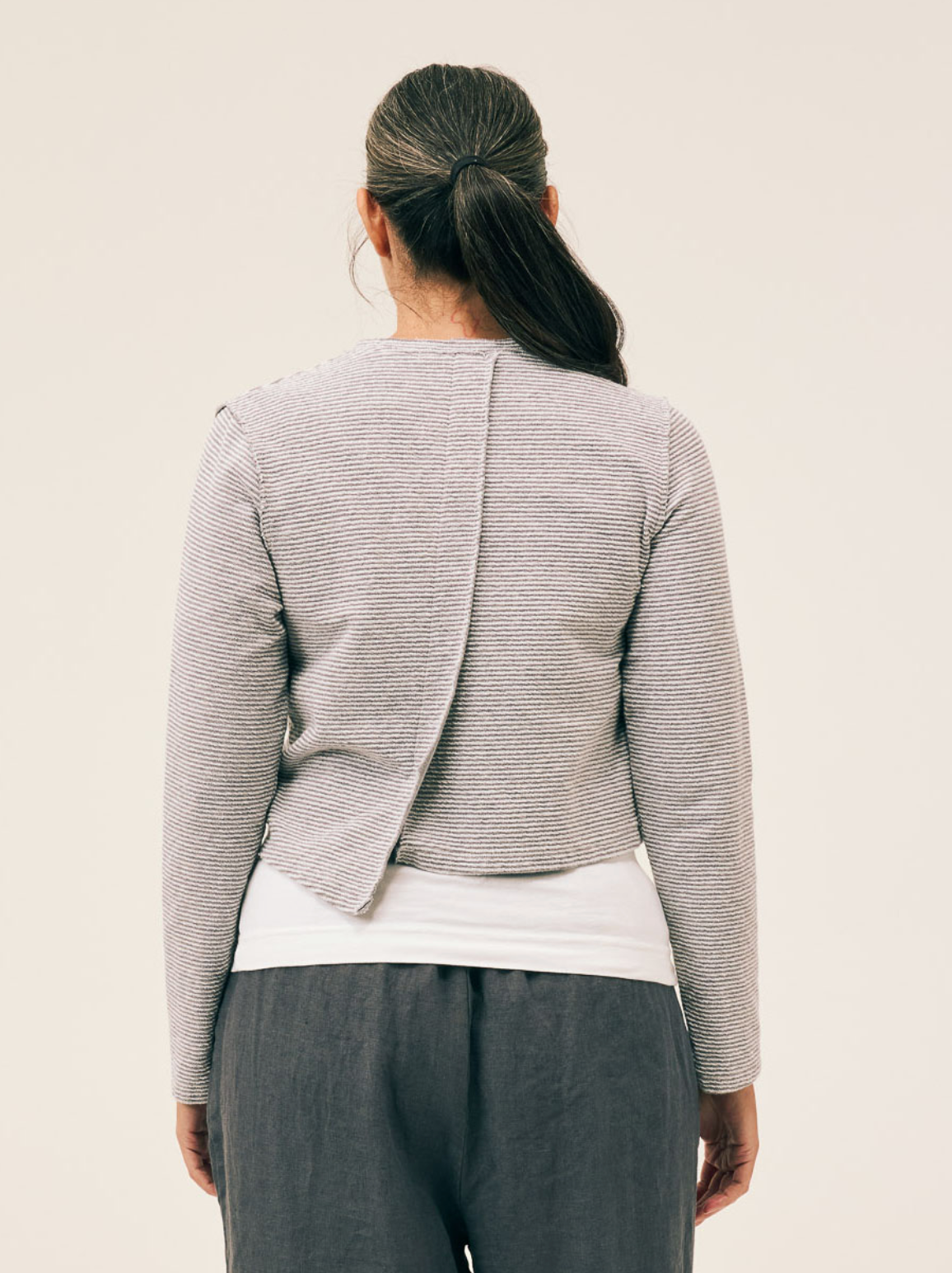 CUT LOOSE Grey Stripe Doublecloth Crop Asym Cardigan - 2338922
