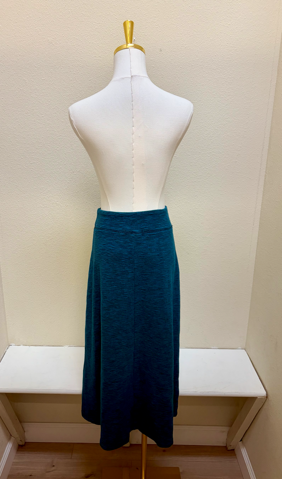 CUT LOOSE Crimped Fabric Midi Aline Skirt - 6549431