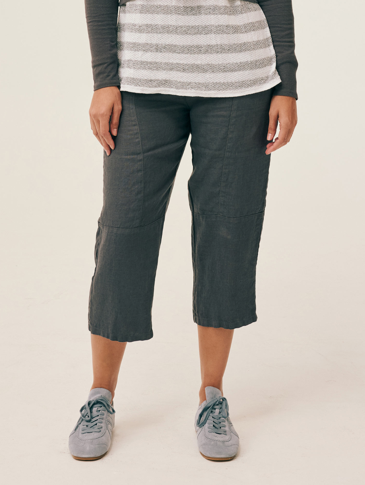 CUT LOOSE Solid Linen Walking Capri Pant - 4402215