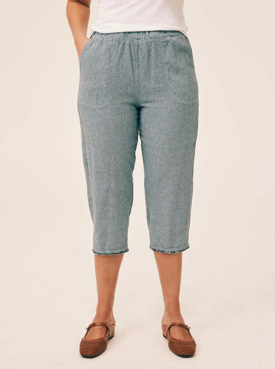 CUT LOOSE Crosshatch Raw Edge Crop Pant - 4192357