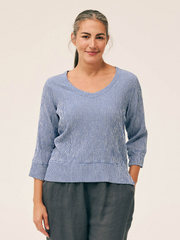 CUT LOOSE Crinkle Check V-Neck Vent Top - 6126712
