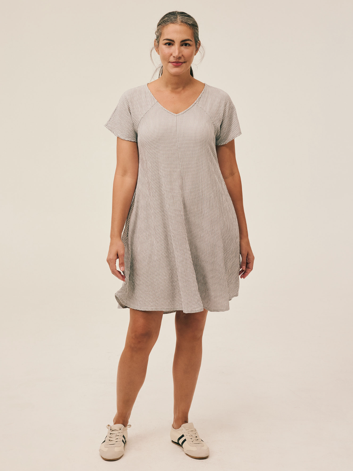 CUT LOOSE Crinkle Check V-Neck Swing Dress - 6120109