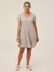 CUT LOOSE Crinkle Check V-Neck Swing Dress - 6120109