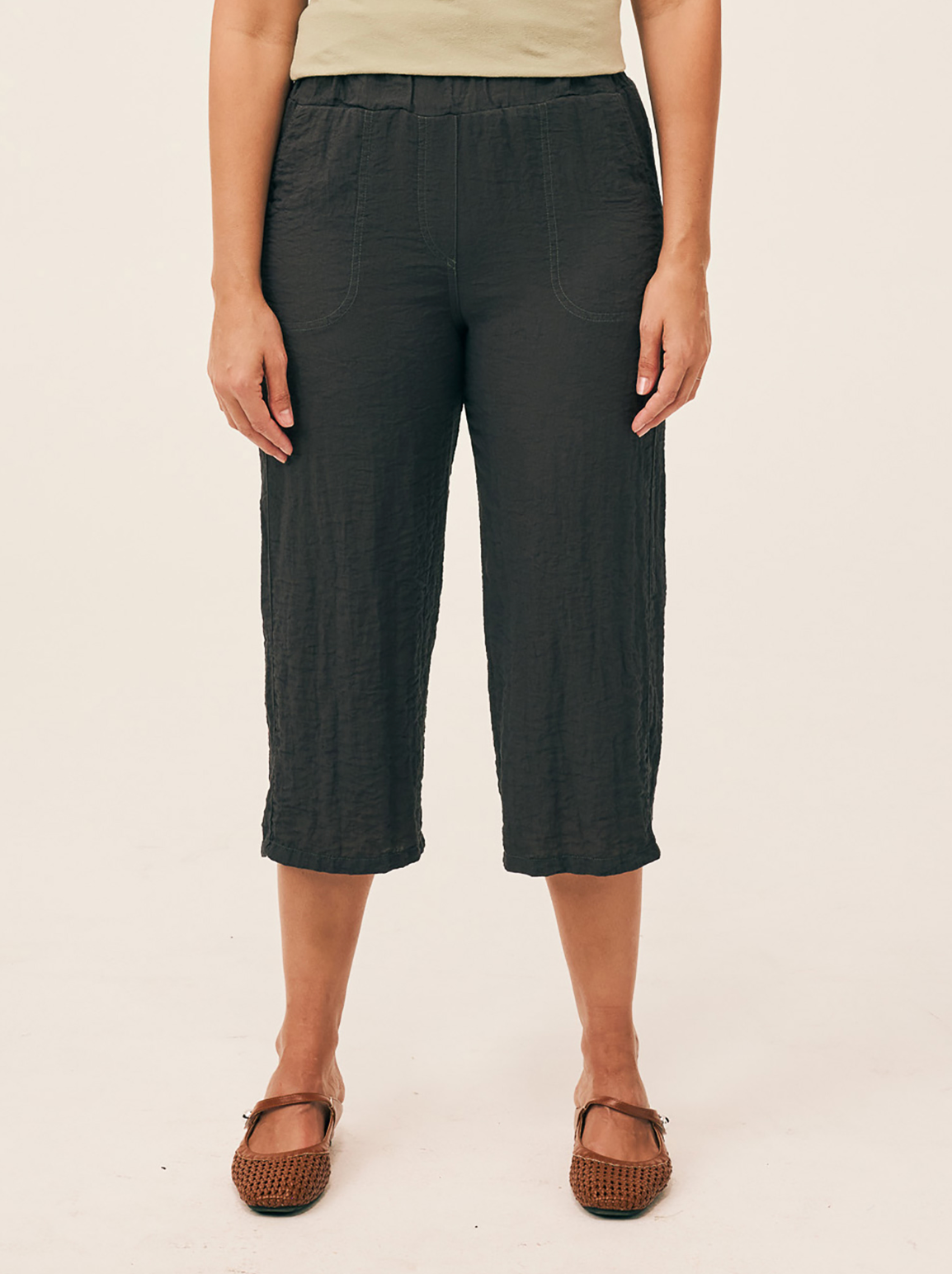 CUT LOOSE Textured Rayon Easy Crop Pant - 6382349
