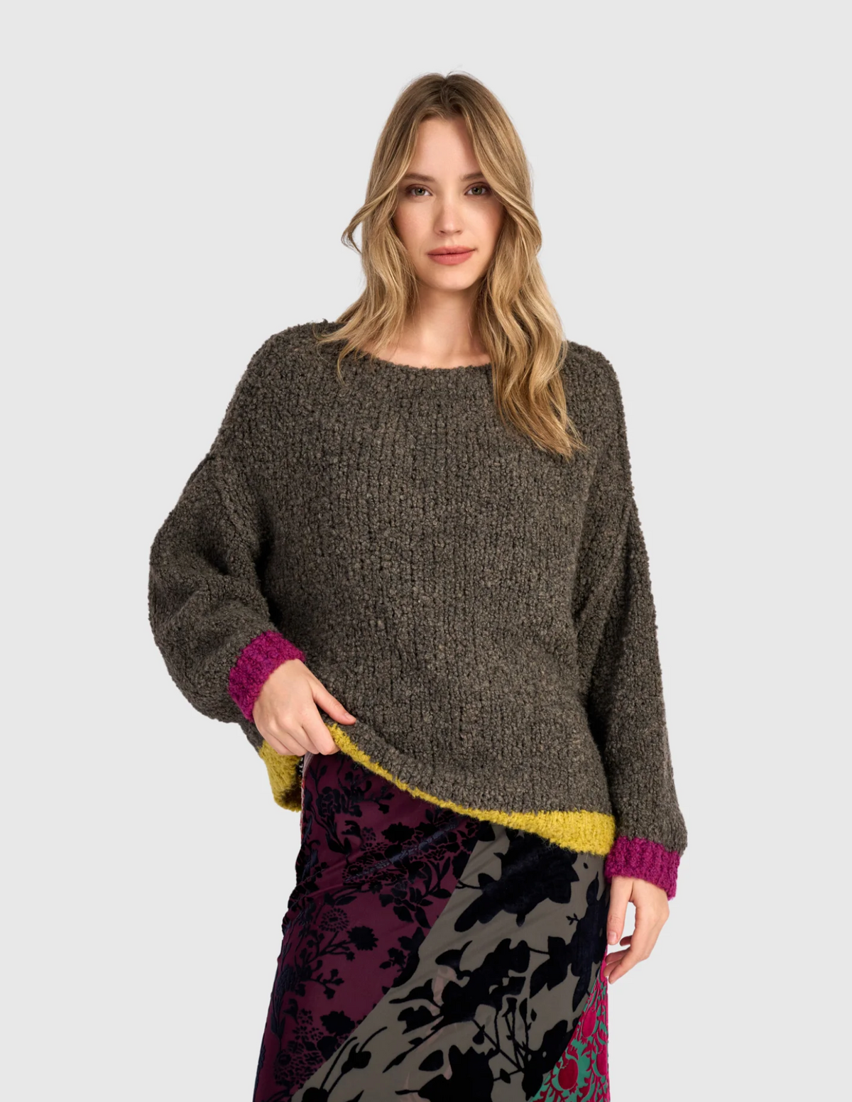 ALEMBIKA Riff Boucle Sweater - AS946B - BROWN