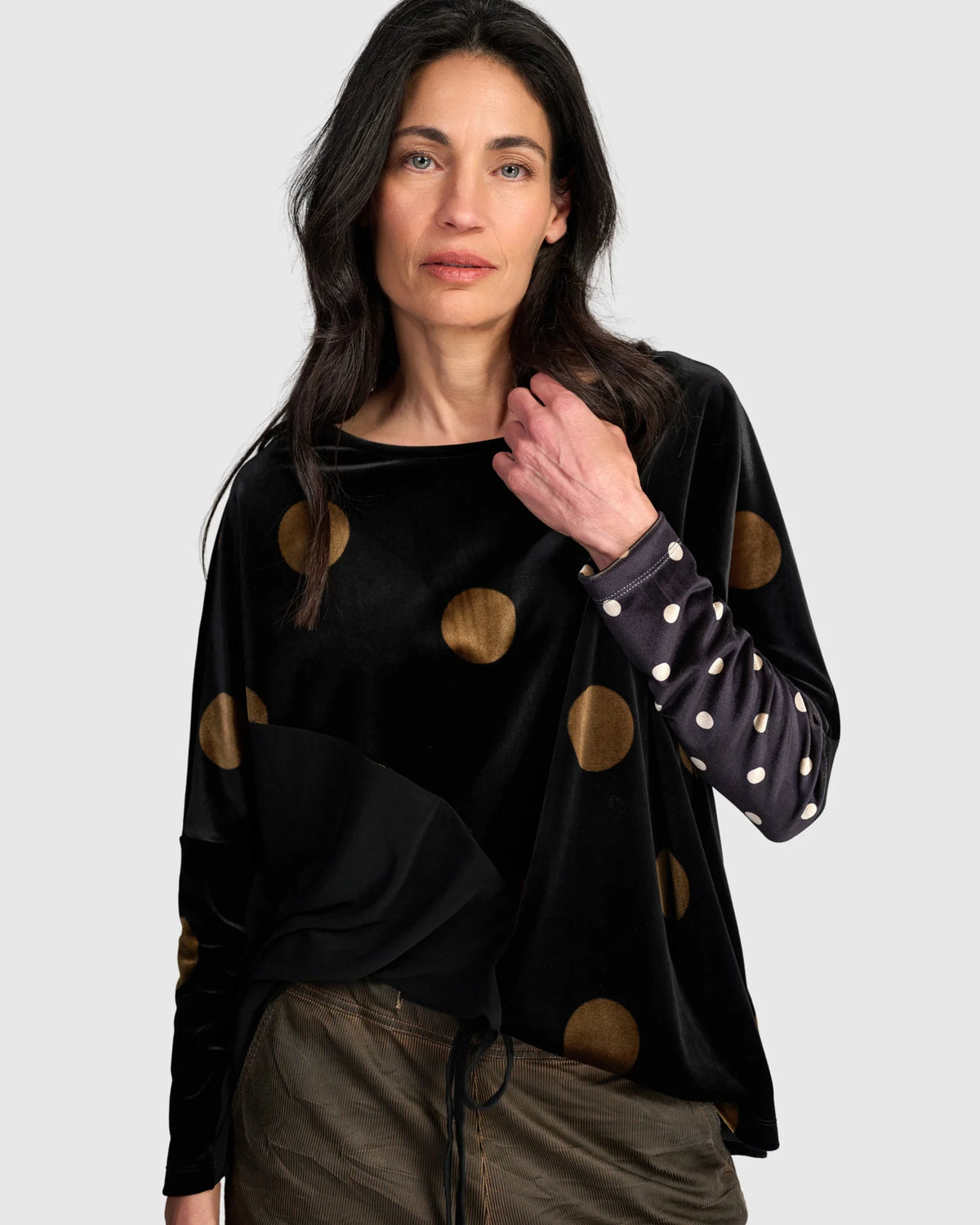 ALEMBIKA Everyday Velvet Curve Top - AT825E - BLACK/GOLD DOT