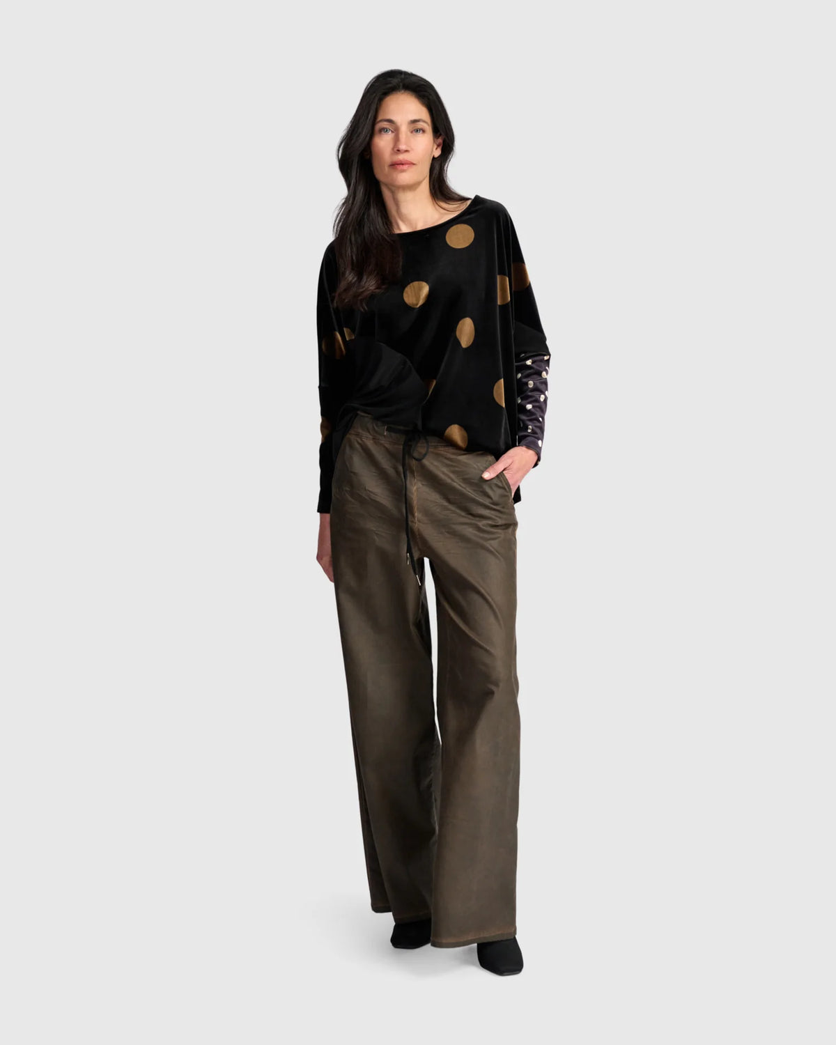 ALEMBIKA Everyday Velvet Curve Top - AT825E - BLACK/GOLD DOT