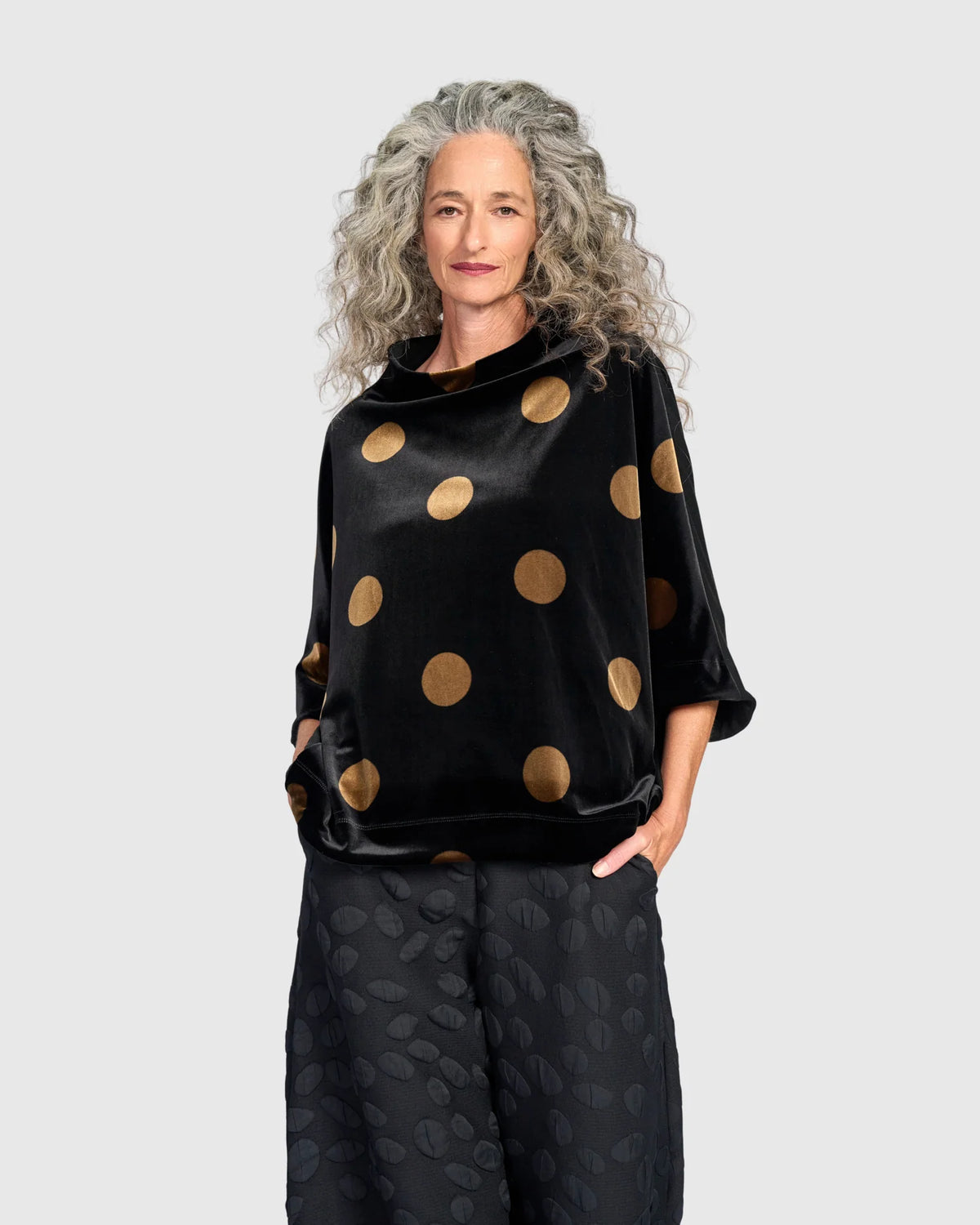 ALEMBIKA Everyday Velvet Funnel Pullover - AT828E - BLACK/GOLD DOT