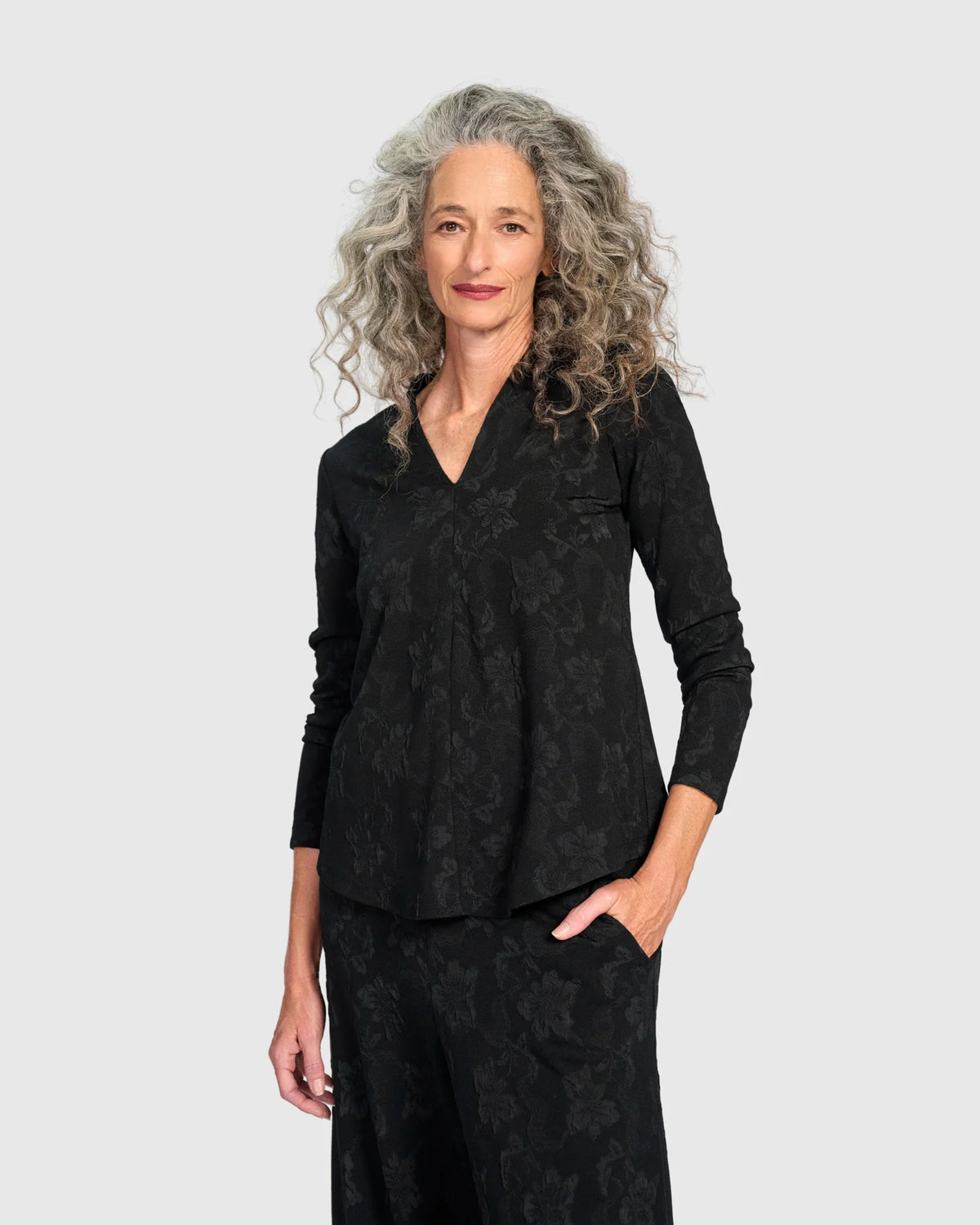 ALEMBIKA Keepsake V-Neck Top - AT830D - BLACK FLORA
