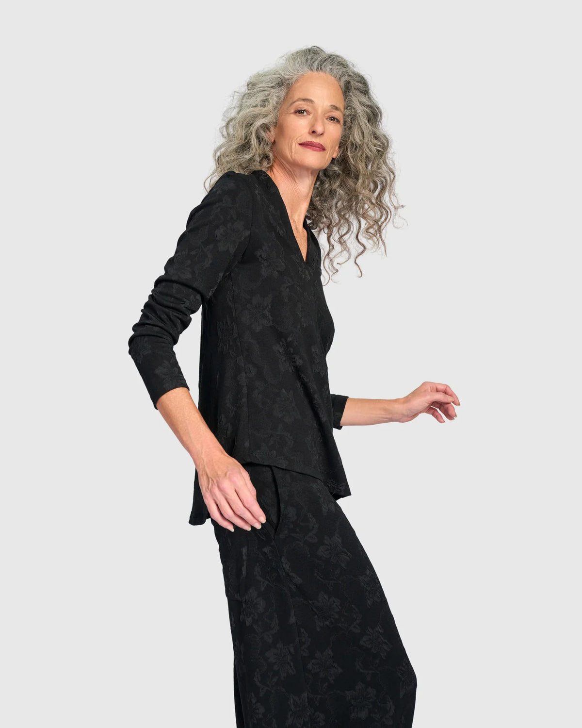ALEMBIKA Keepsake V-Neck Top - AT830D - BLACK FLORA