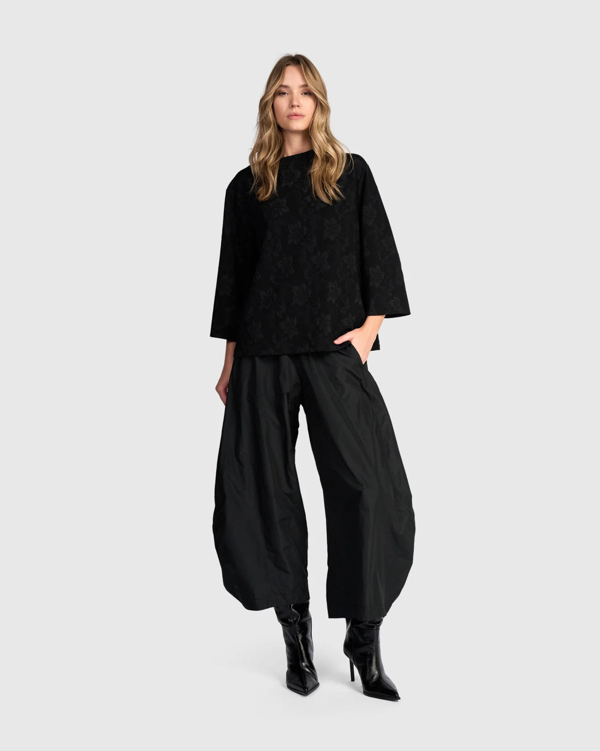 ALEMBIKA Madrigal Top - AT832D - BLACK FLORA