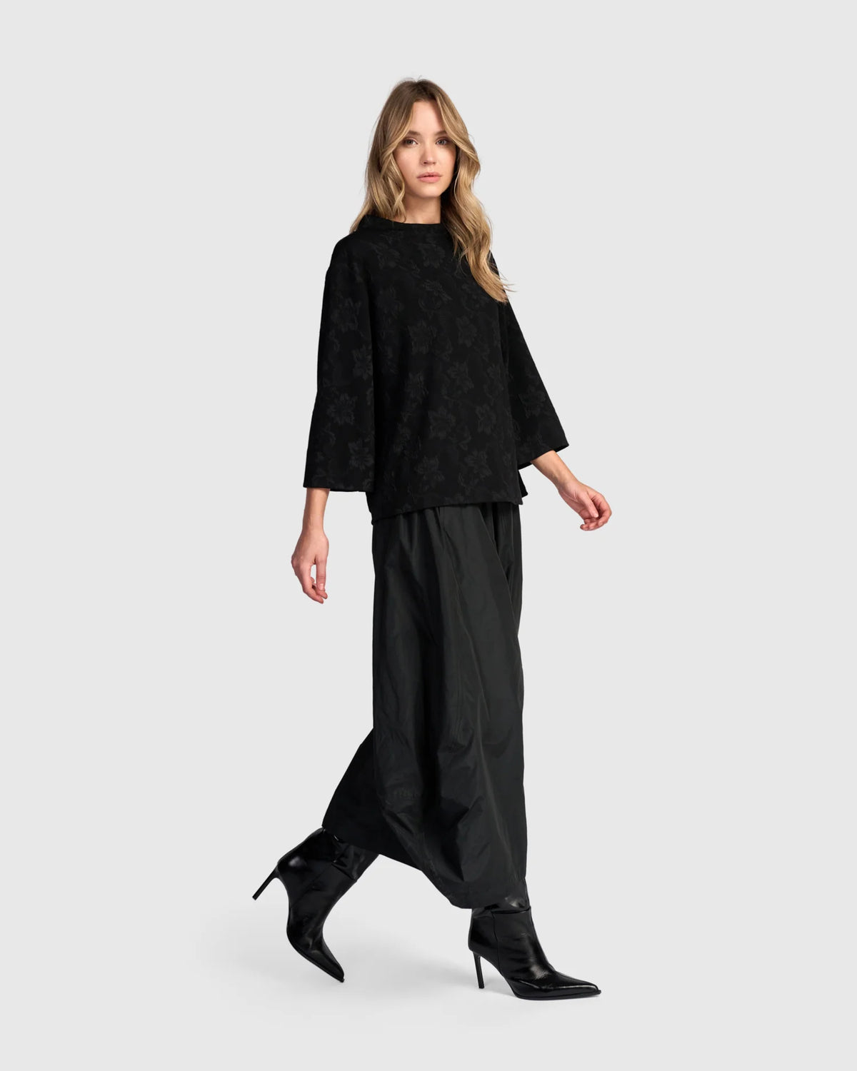 ALEMBIKA Madrigal Top - AT832D - BLACK FLORA