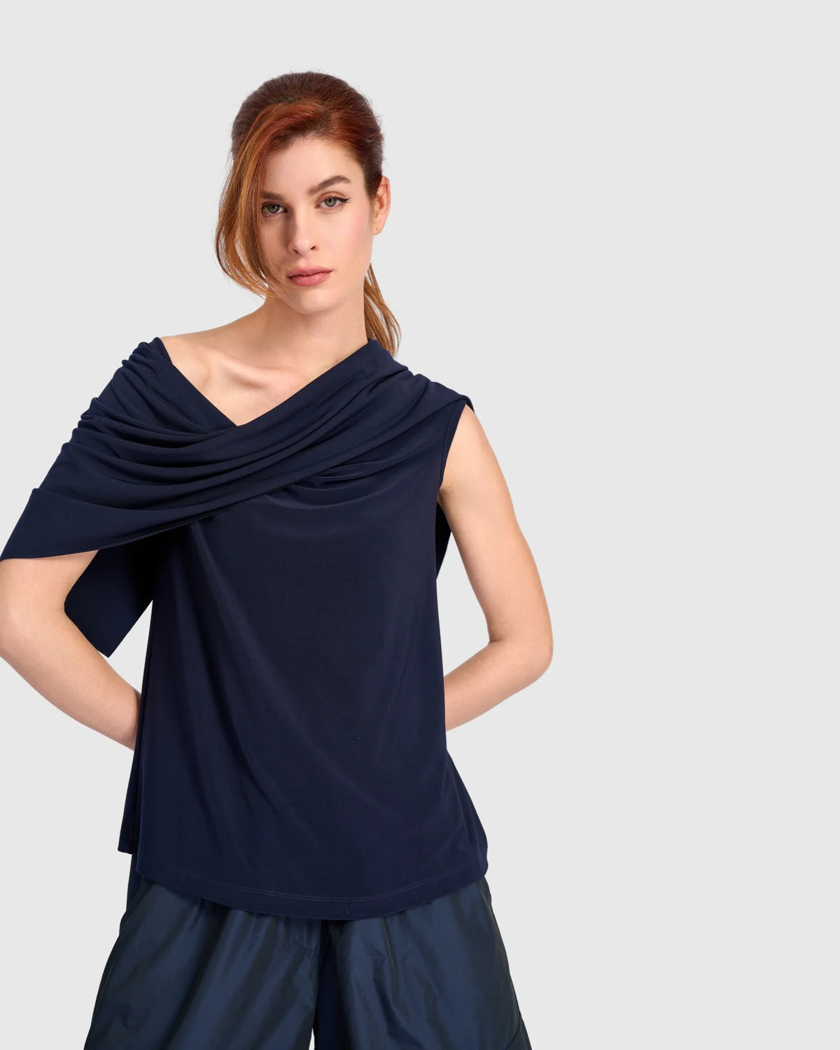 ALEMBIKA Fluid Slinky Savior Top - ET144N - NAVY