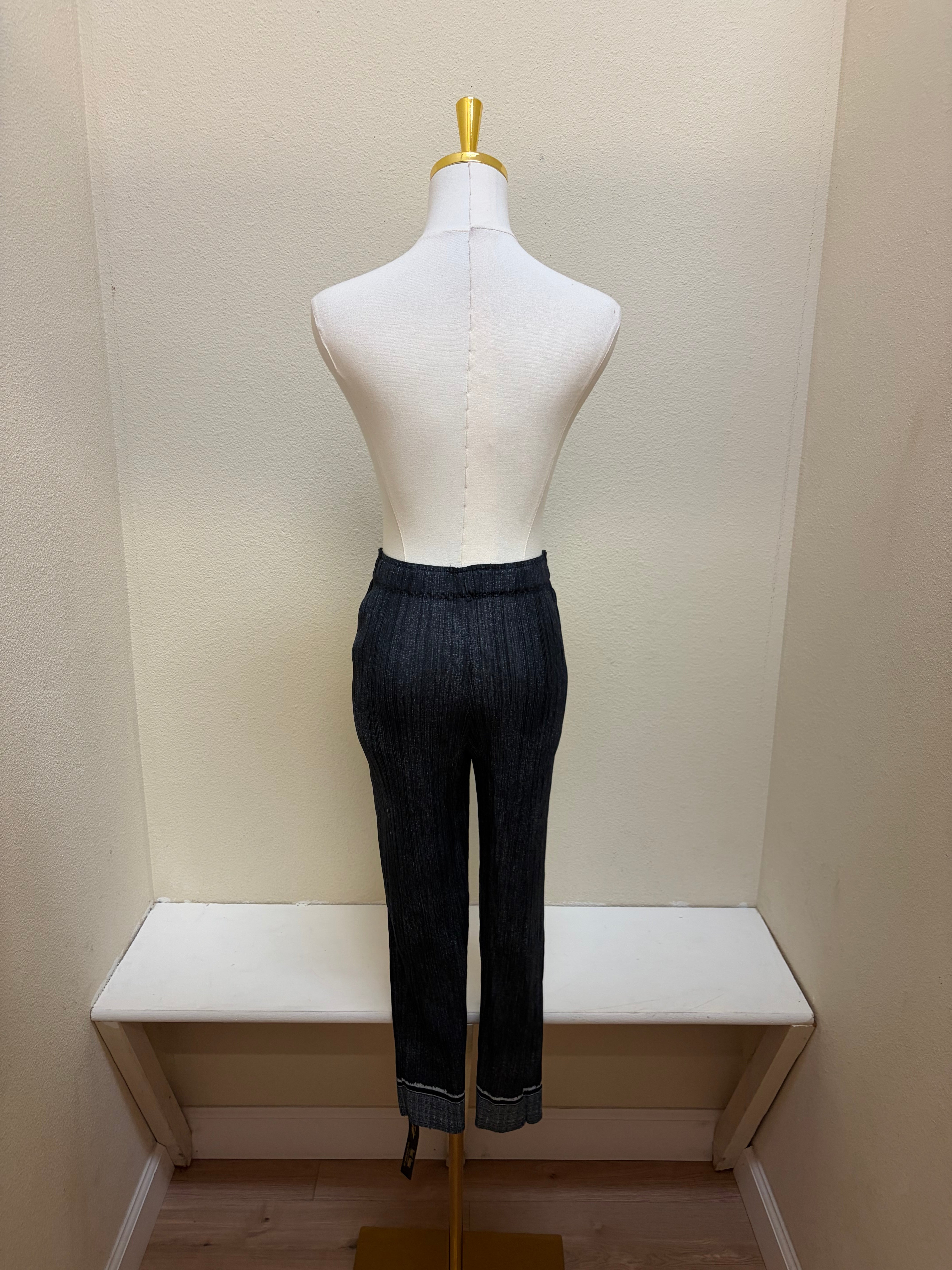 Vanite Couture Textured Cuff Detail Ankle Pants - 8320 - BLACK