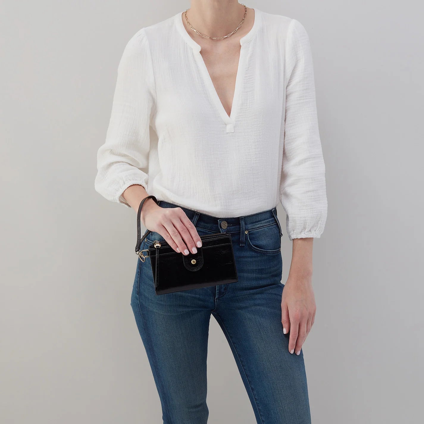 HOBO - Kali Phone Wallet - BLACK IN POLISHED LEATHER