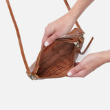 HOBO - Darcy Small Crossbody - TRUFFLE IN POLISHED LEATHER